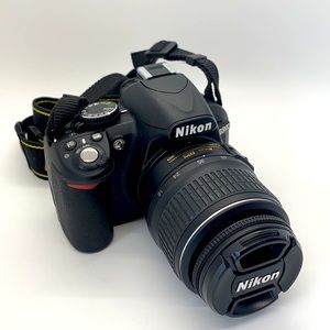 Nikon D3100 DSLR with Nikon AF-S Nikkor DX 18-55mm f/3.5-5.6GII ED Lens